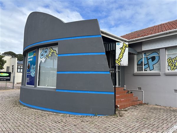 140 m² Commercial space 140 m² Commercial space