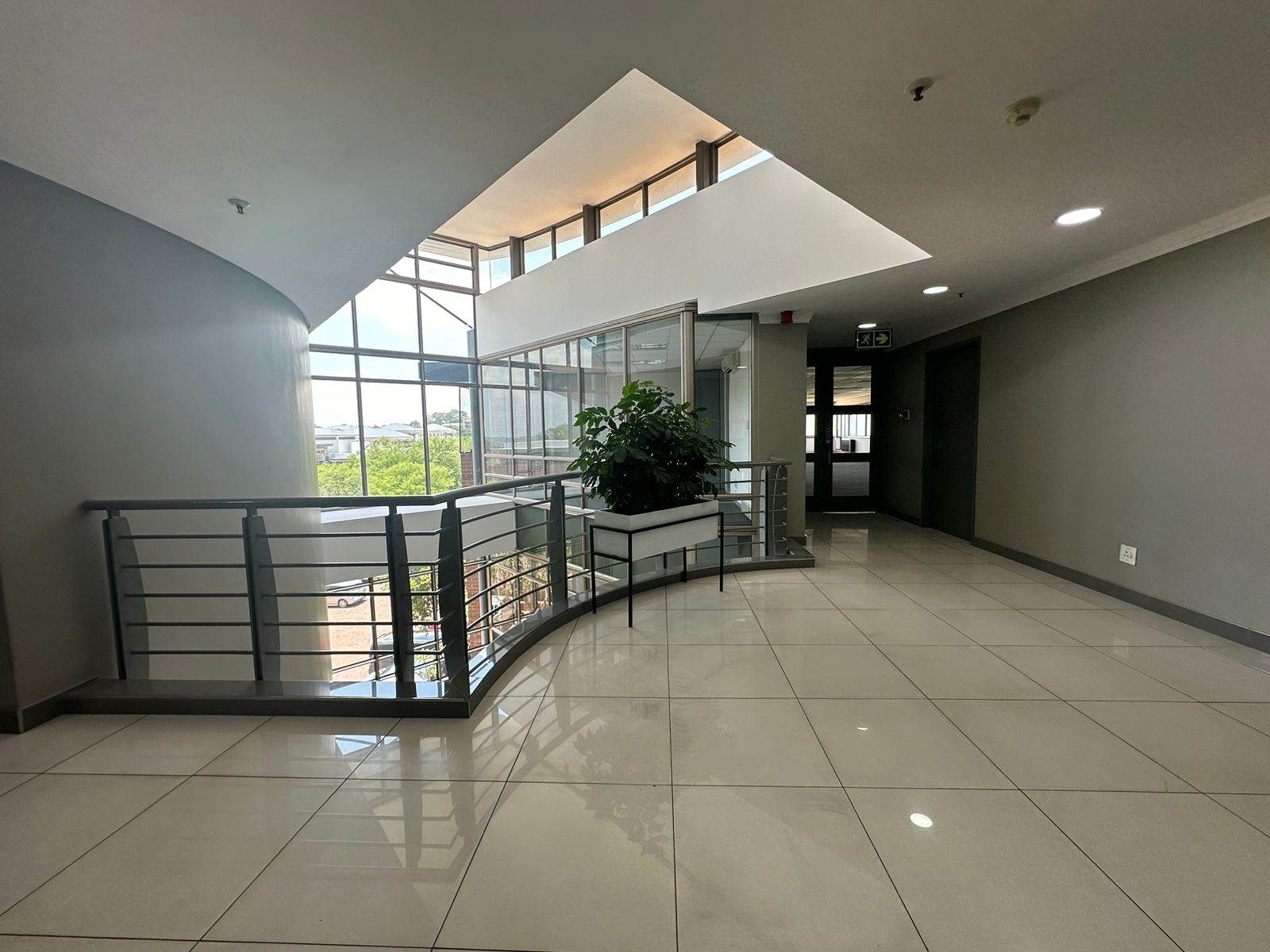 1089  m² Commercial space in Woodmead photo number 2