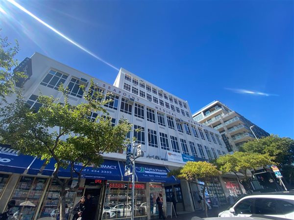 175  m² Commercial space
