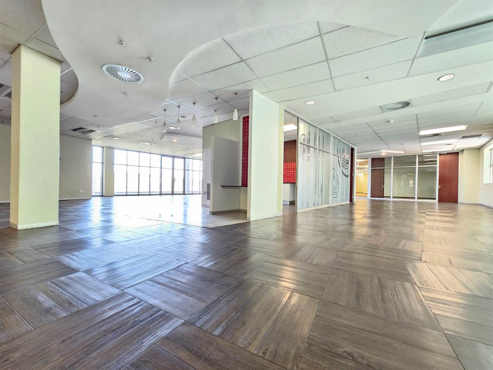 572  m² Office Space in Constantia Kloof photo number 4