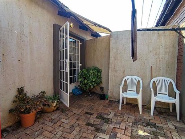 1 Bed Garden Cottage