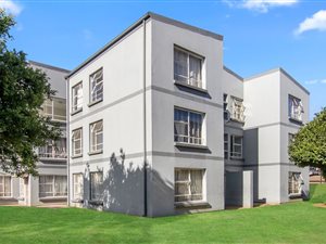 3 Bed Apartment in Westdene