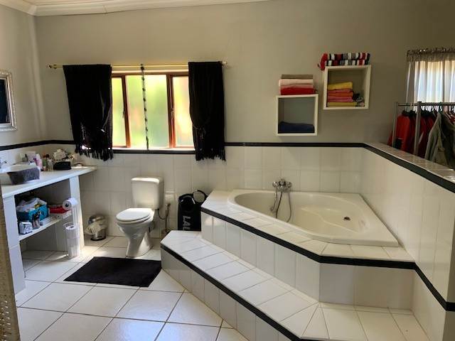 3 Bed House in Grootfontein Estate photo number 6