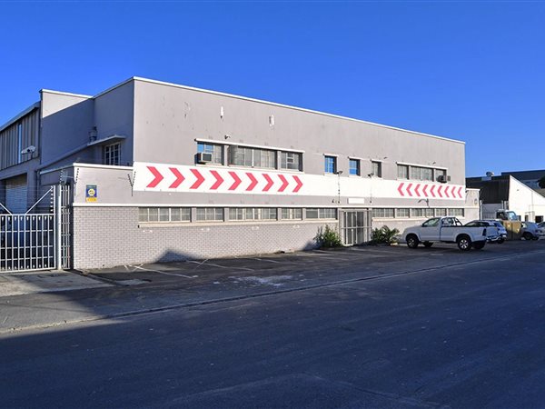 2 070  m² Commercial space