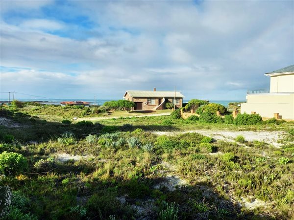 755 m² Land available in Suiderstrand