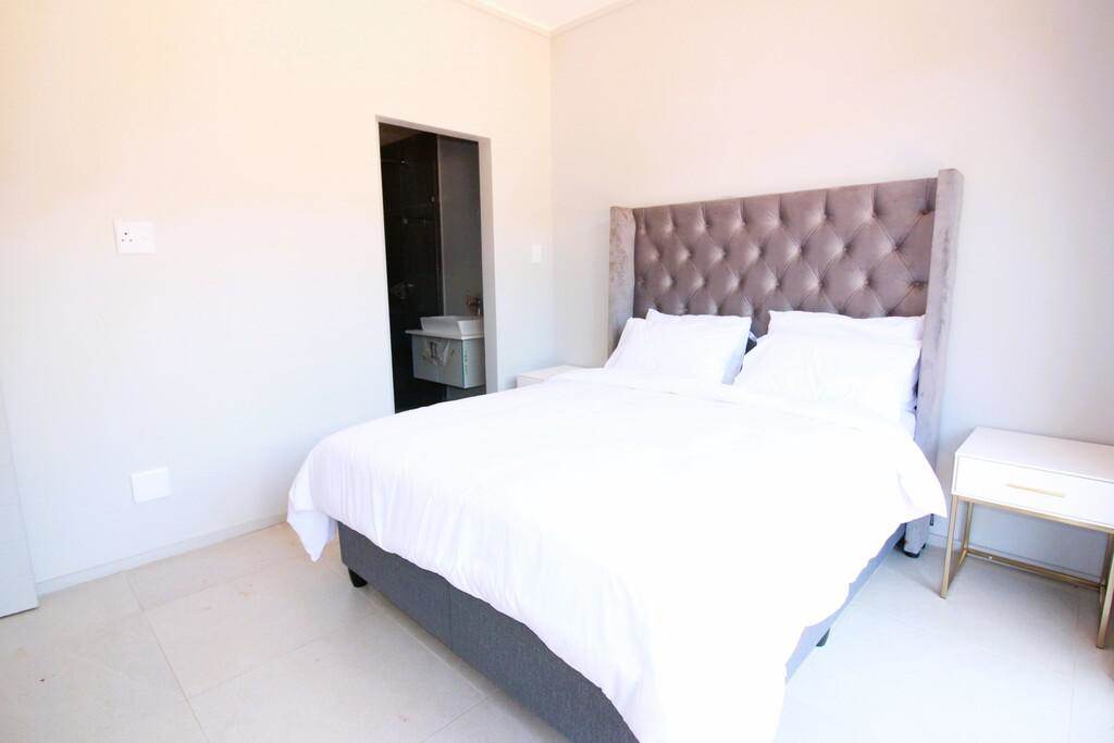 1 Bed Apartment in Zimbali Lakes Resort photo number 10