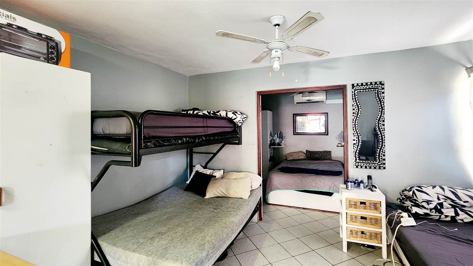 1 Bed Apartment in Uvongo photo number 7