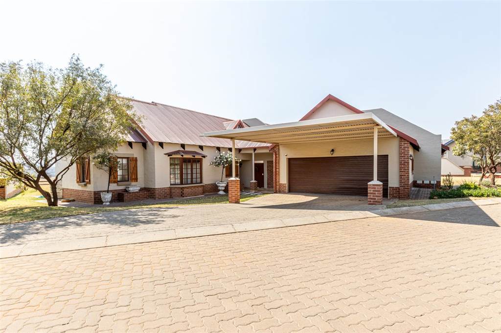 3 Bed House in Boschkop photo number 2