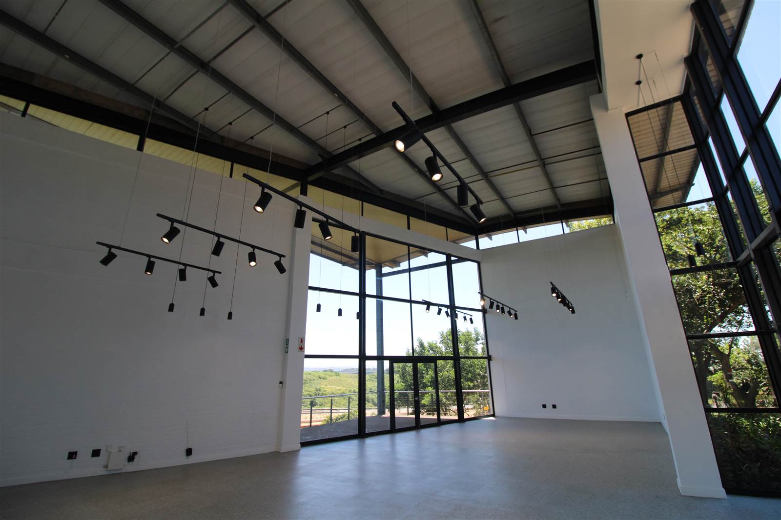 352  m² Retail Space in Umhlanga Ridge photo number 6