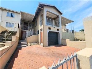 4 Bed House in Longcroft