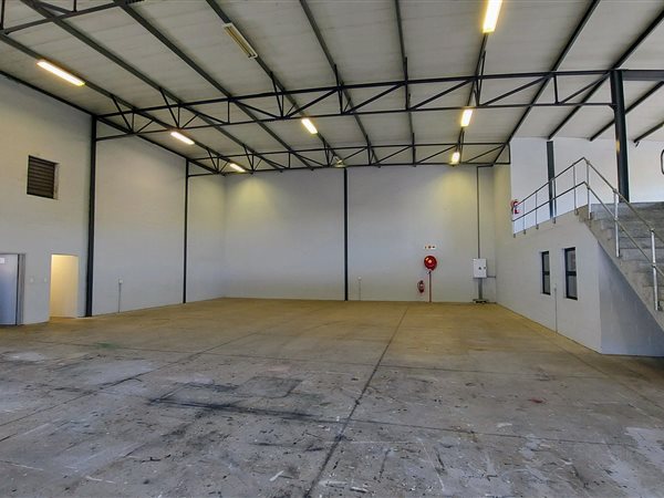 433  m² Industrial space in Maitland