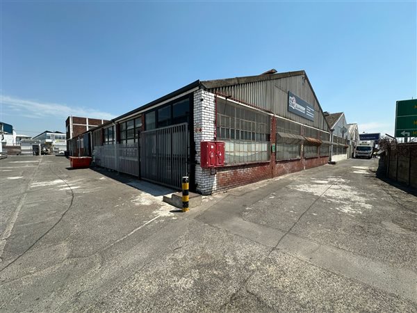 5000  m² Industrial space in Lansdowne