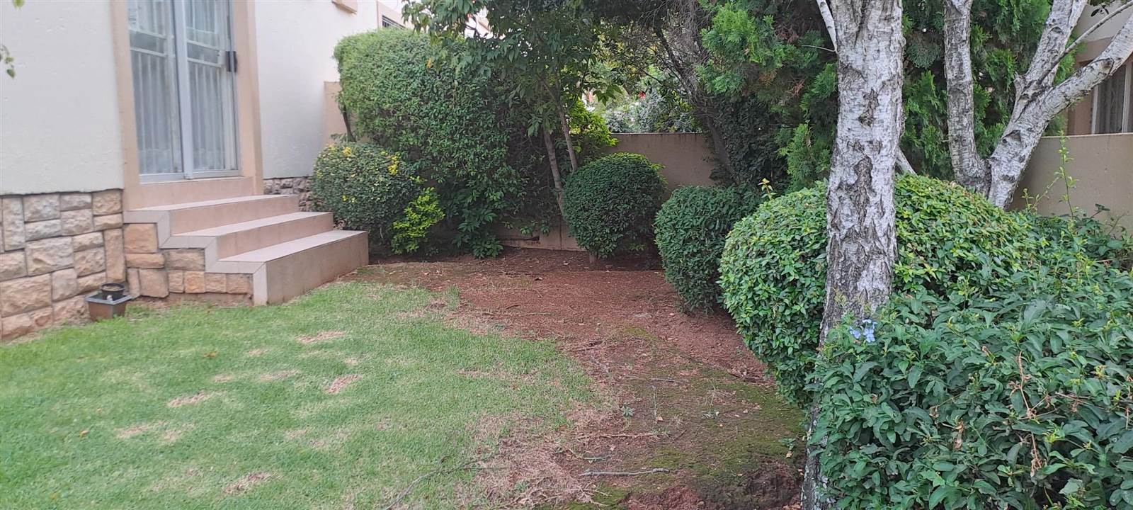 2 Bed Townhouse in Roodepoort Central photo number 7