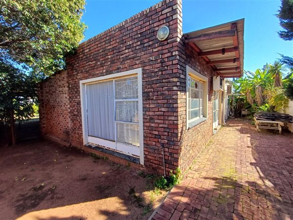 6 Bedroom House 6 Bedroom House