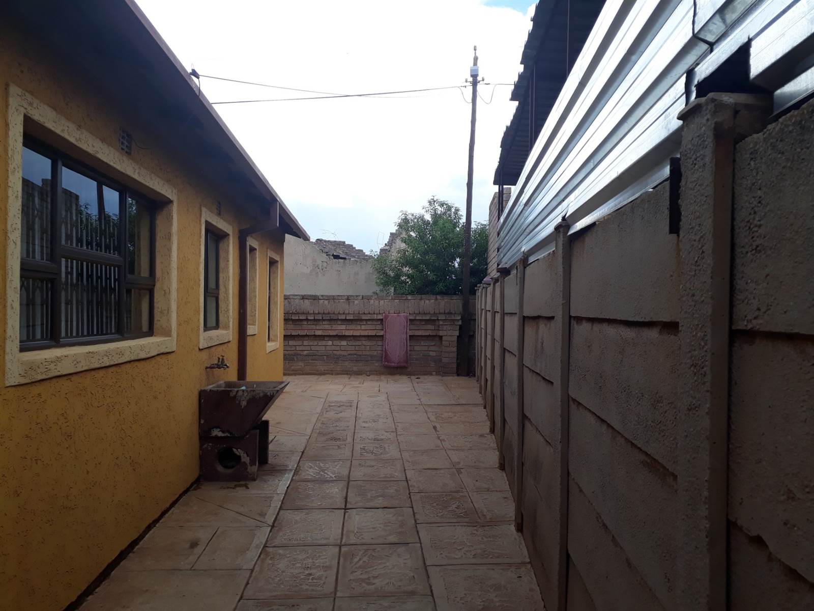 3 Bed House in Sebokeng Zone 11 photo number 9