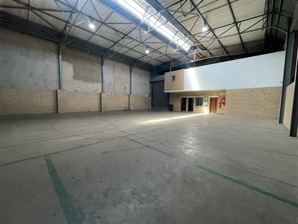 570  m² Commercial space