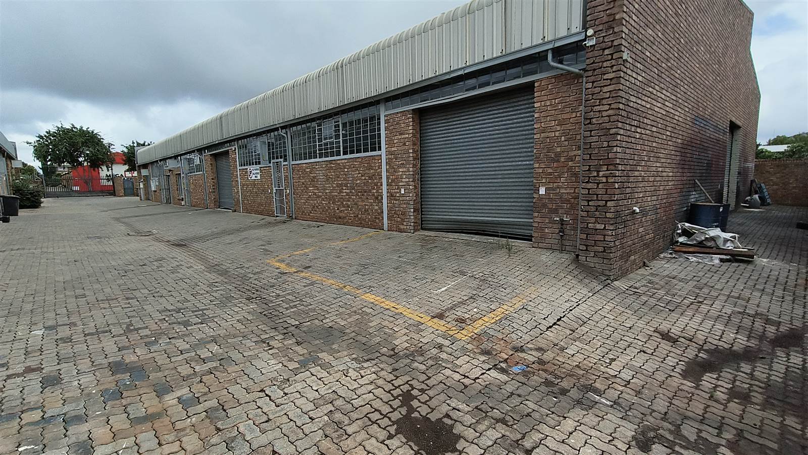 592  m² Industrial space in Silverton photo number 1