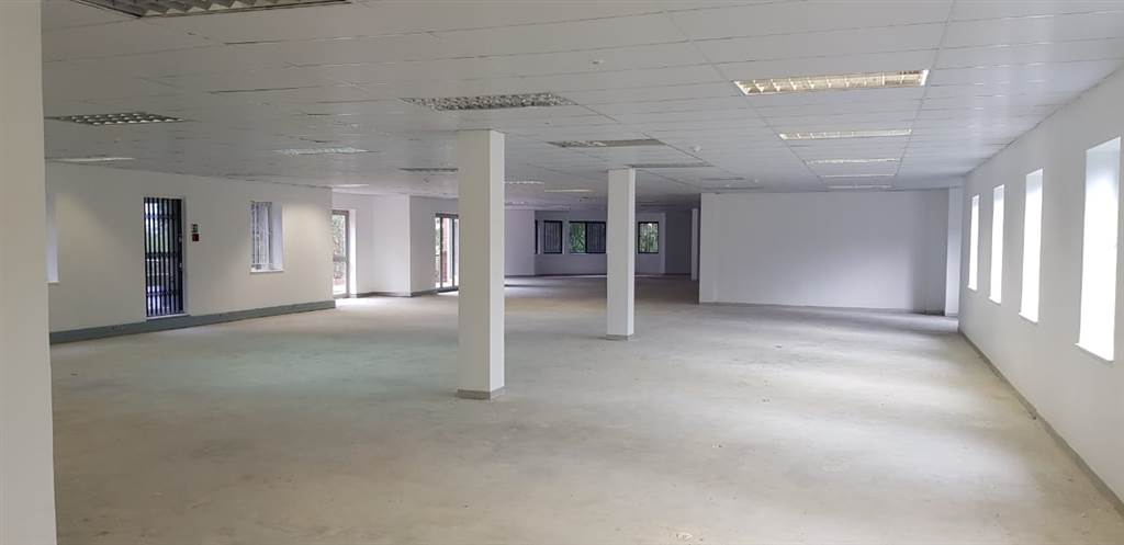 6025  m² Office Space in Illovo photo number 11