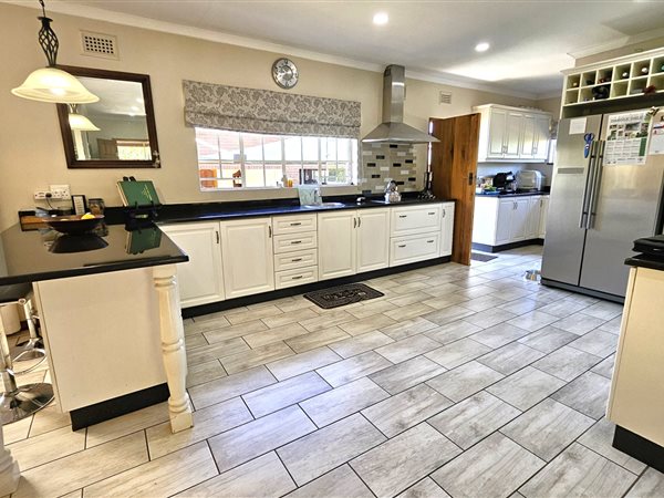 4 Bedroom House 4 Bedroom House