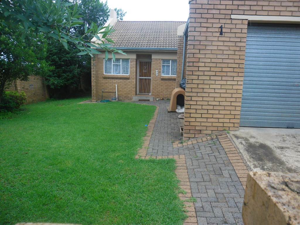 2 Bed Flat in Lydenburg photo number 1