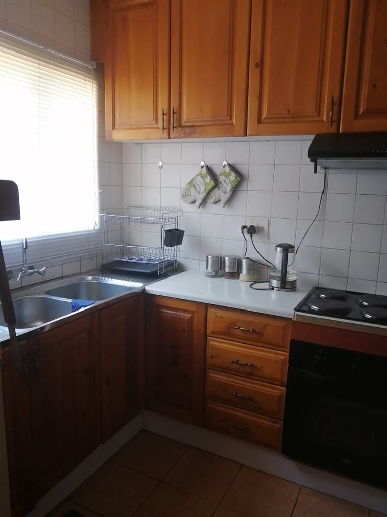 2 Bed Flat in Lydenburg photo number 2
