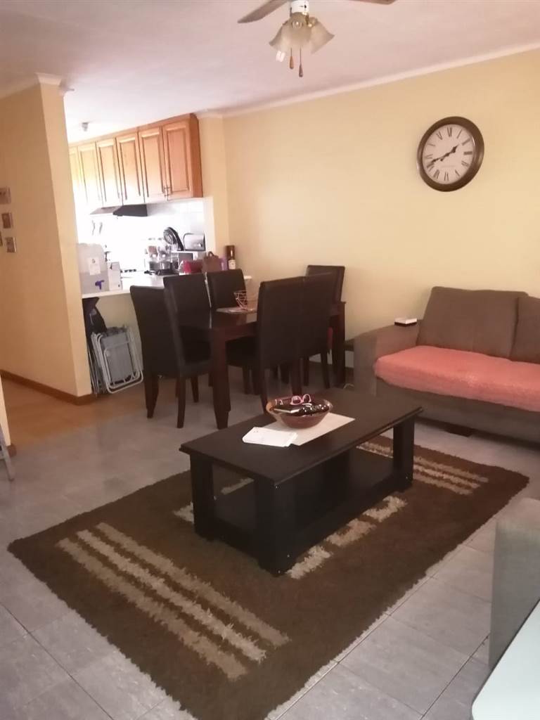 2 Bed Flat in Lydenburg photo number 6