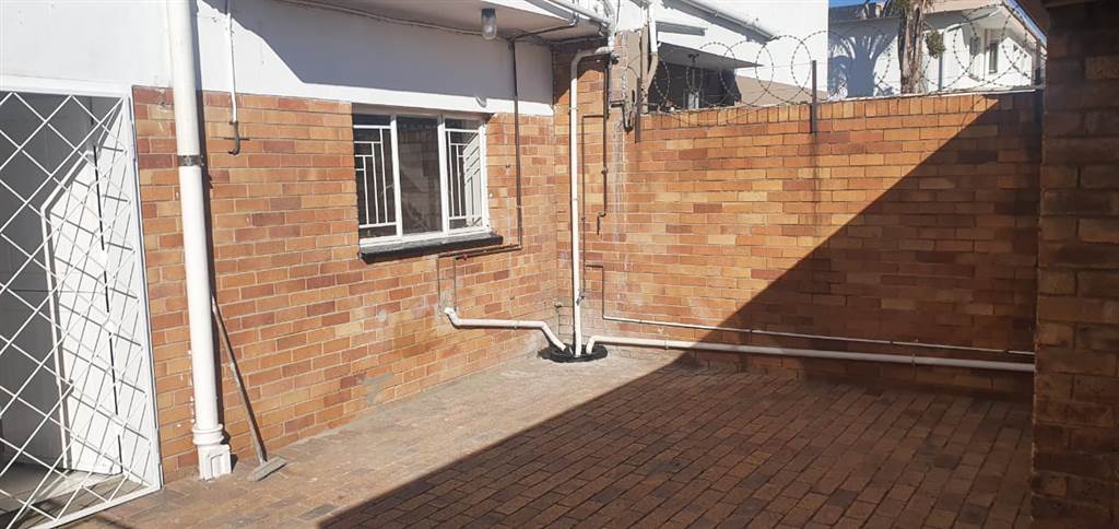 2 Bed Townhouse in Benoni CBD photo number 17