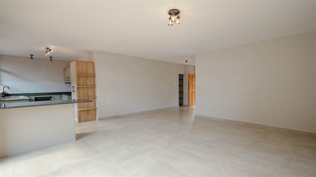 3 Bed Apartment in Meyerspark photo number 5