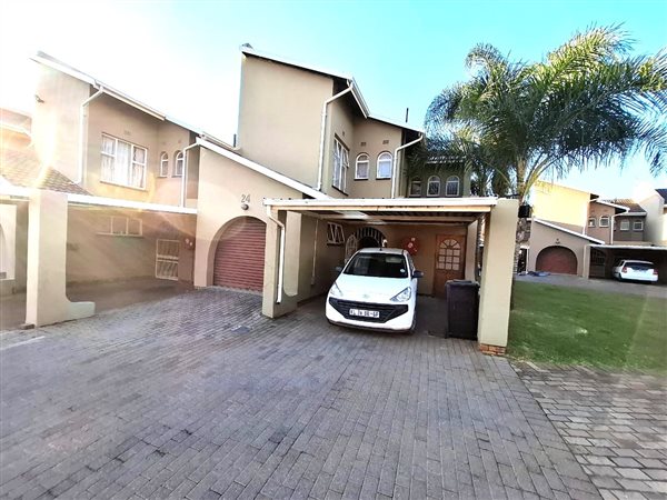 3 Bedroom Townhouse 3 Bedroom Townhouse