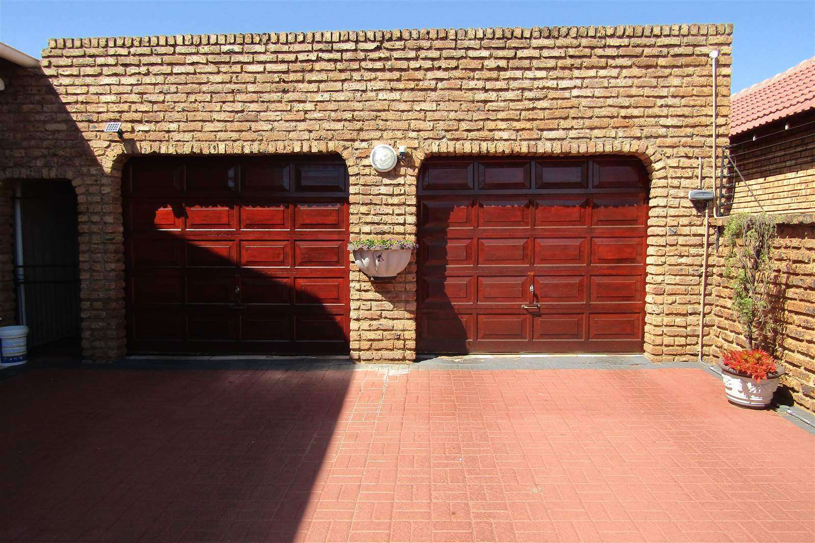 3 Bed House in Carletonville photo number 1