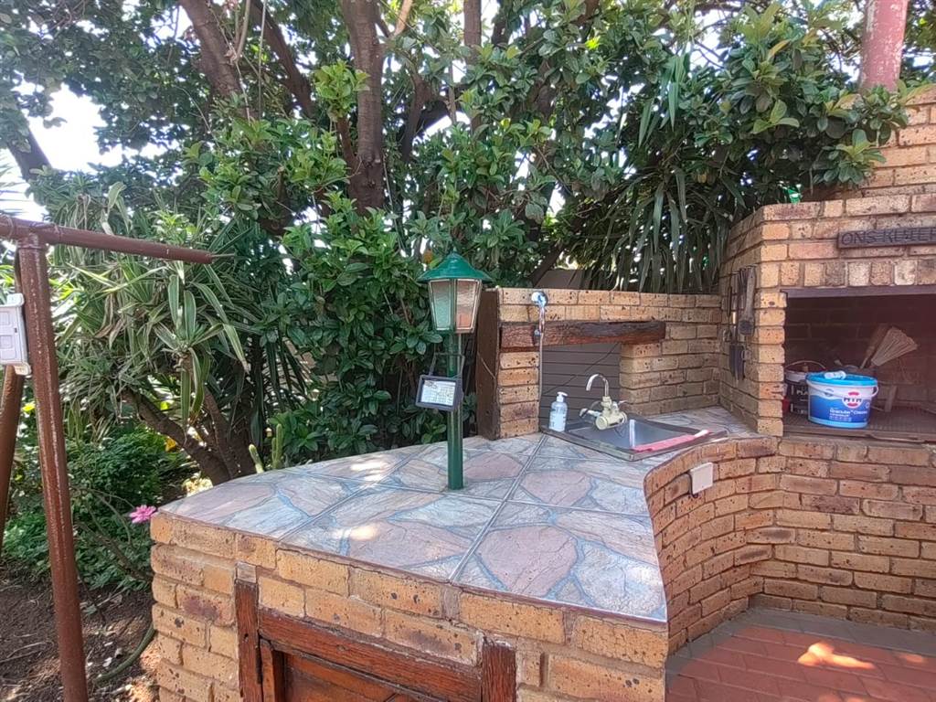3 Bed House in Carletonville photo number 10