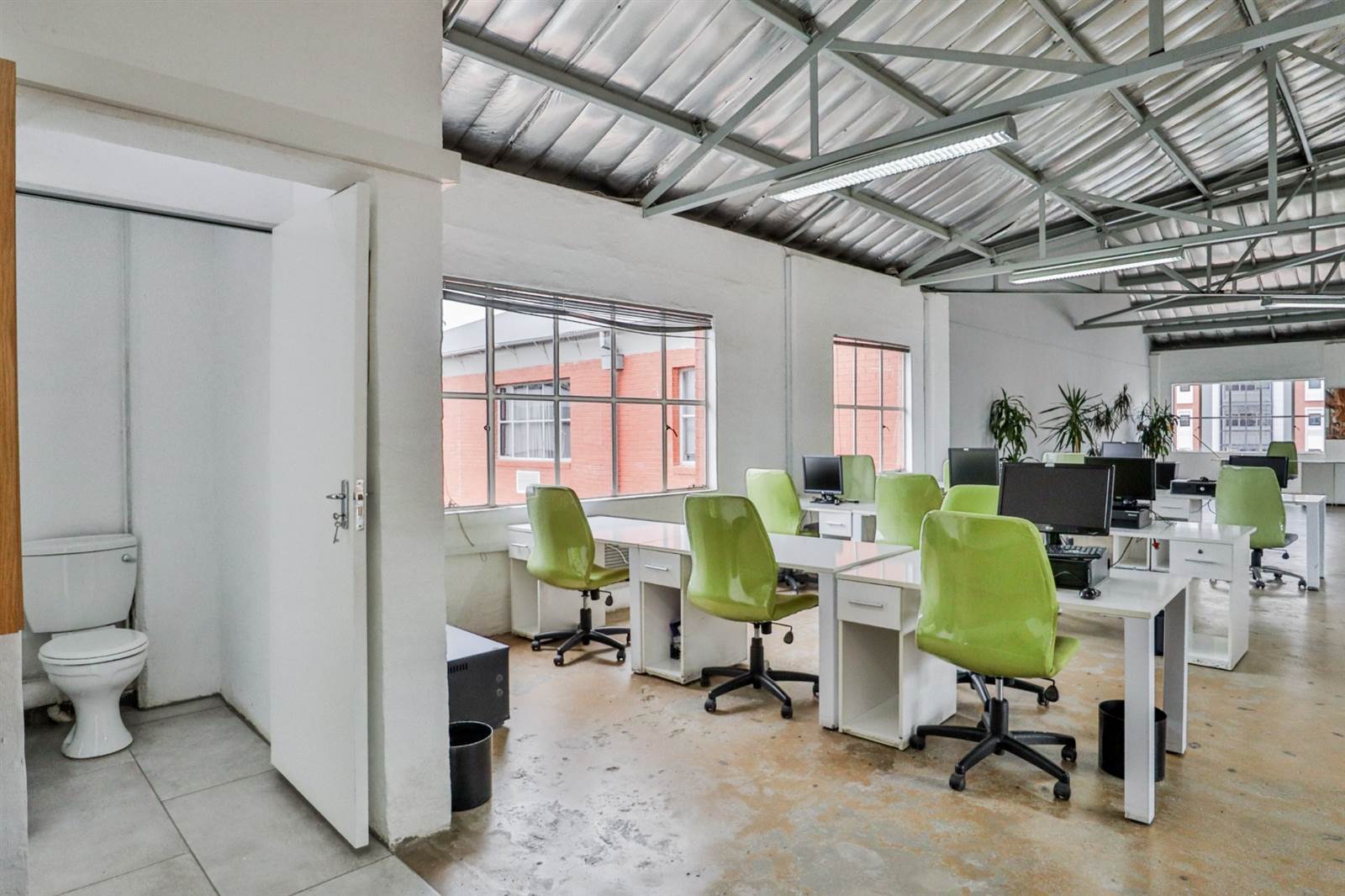 374  m² Office Space in Parktown North photo number 17