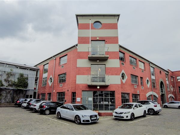 374  m² Office Space