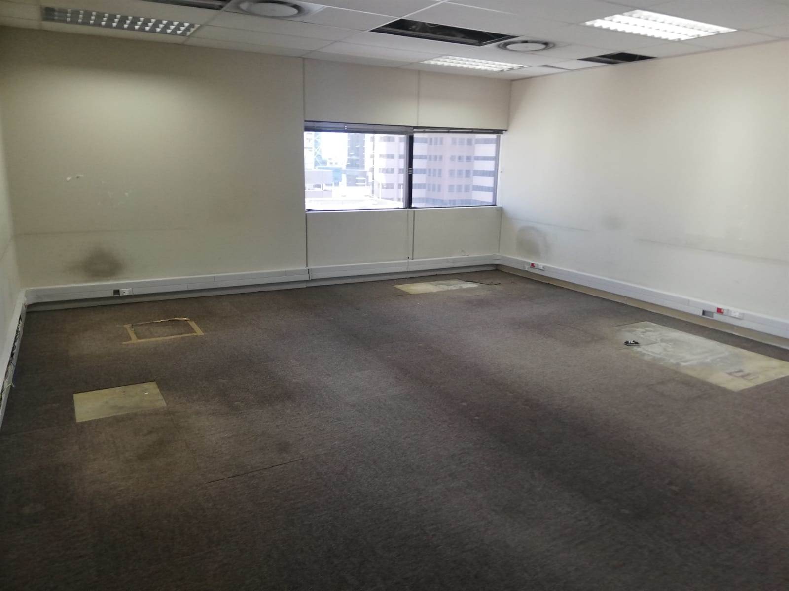 956  m² Office Space in Cape Town City Centre photo number 17