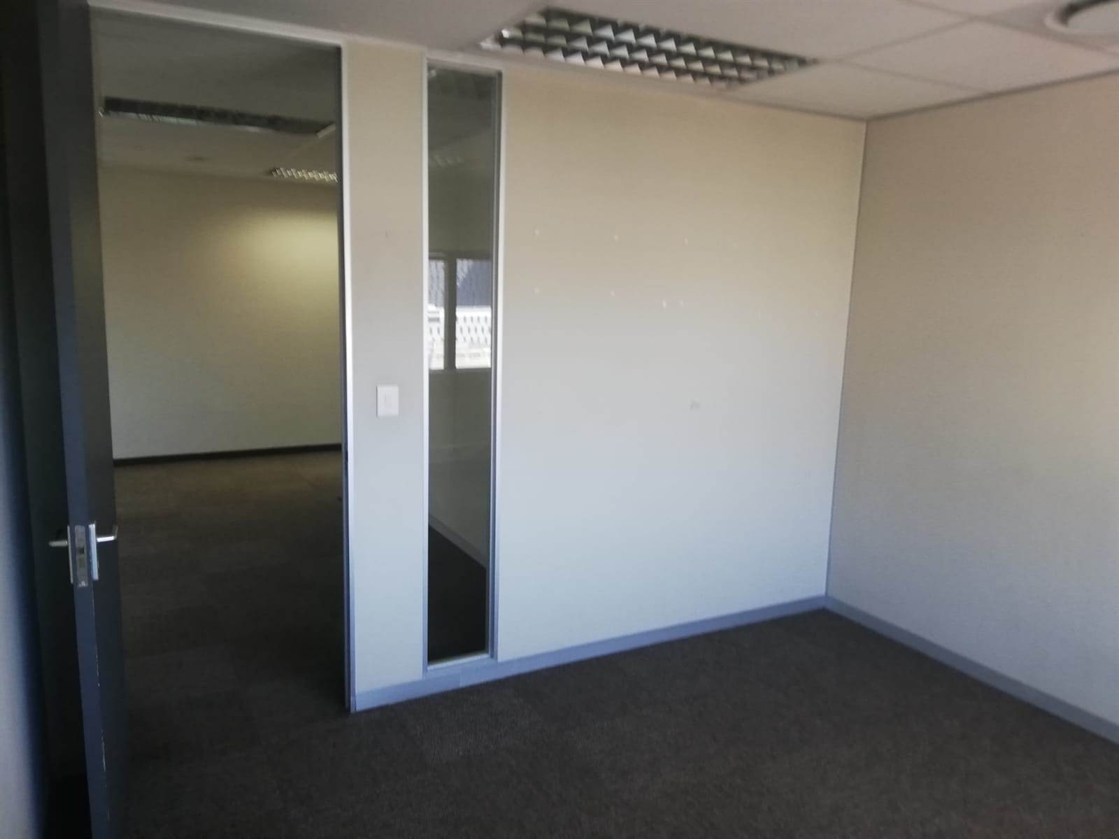 956  m² Office Space in Cape Town City Centre photo number 23