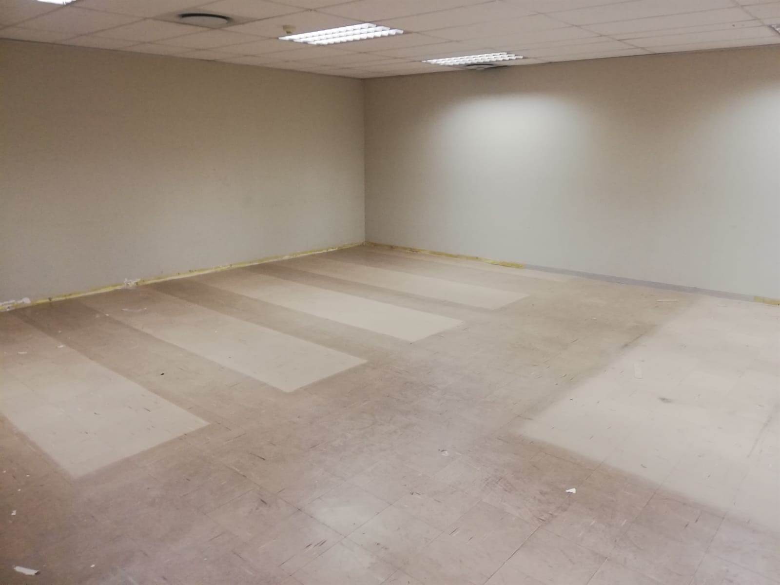 956  m² Office Space in Cape Town City Centre photo number 5