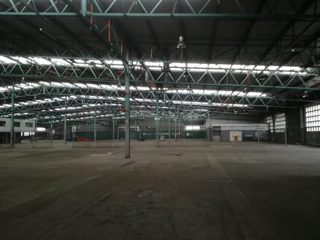 11300  m² Industrial space in Springfield photo number 1