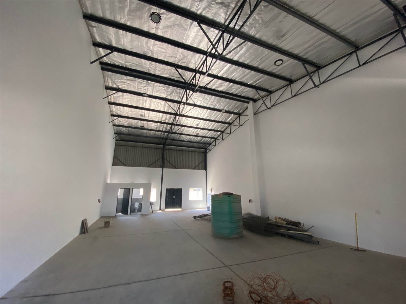 175  m² Industrial space in Ladanna photo number 3