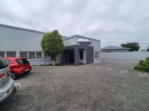 300  m² Commercial space in Newton Park