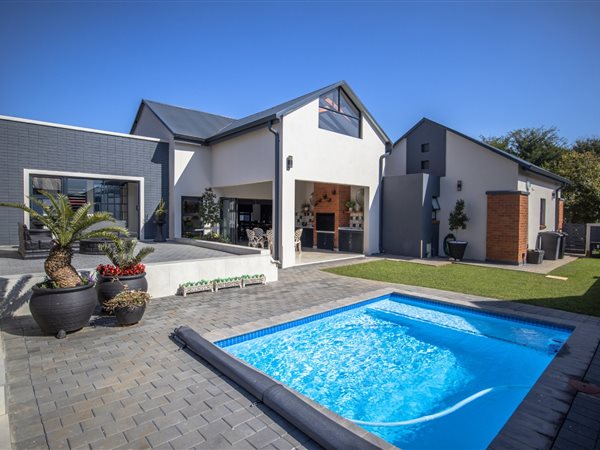 3 Bedroom House 3 Bedroom House