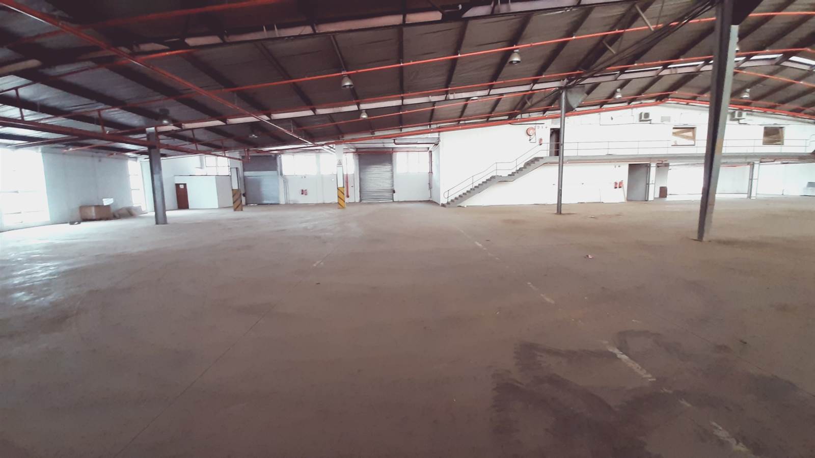 9266  m² Industrial space in New Germany photo number 14