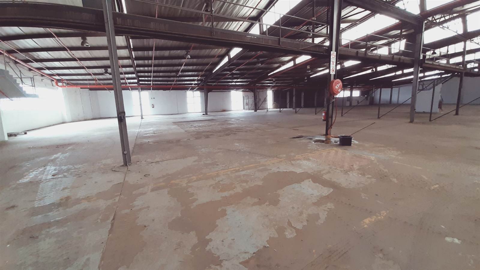 9266  m² Industrial space in New Germany photo number 10