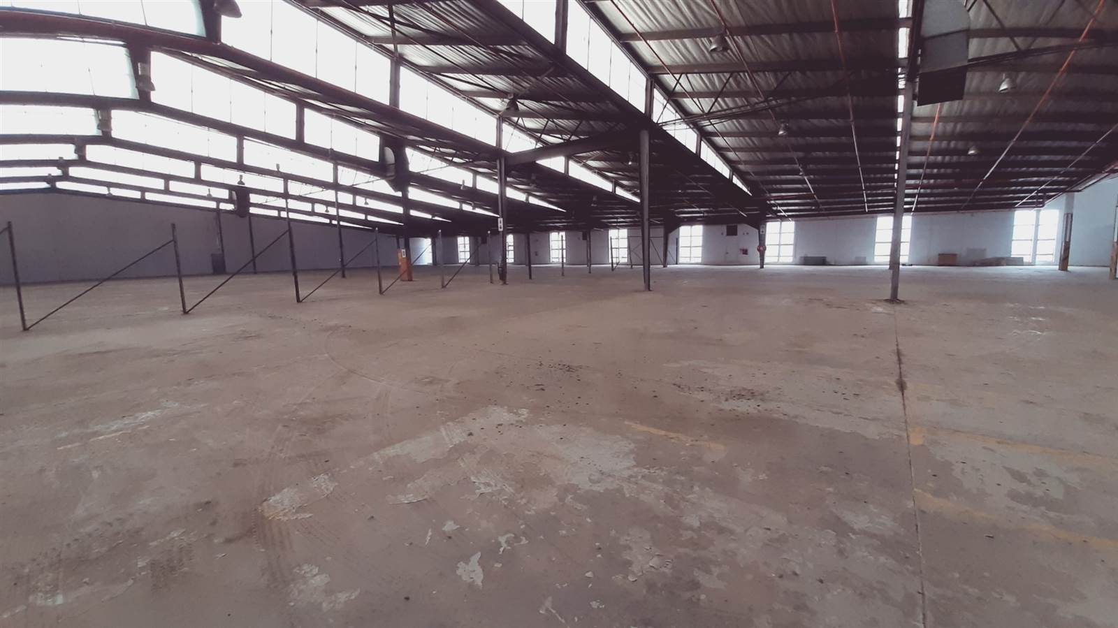 9266  m² Industrial space in New Germany photo number 6