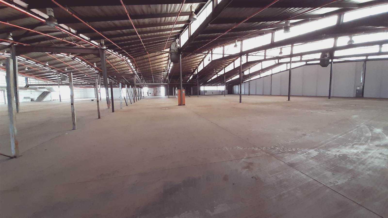 9266  m² Industrial space in New Germany photo number 15