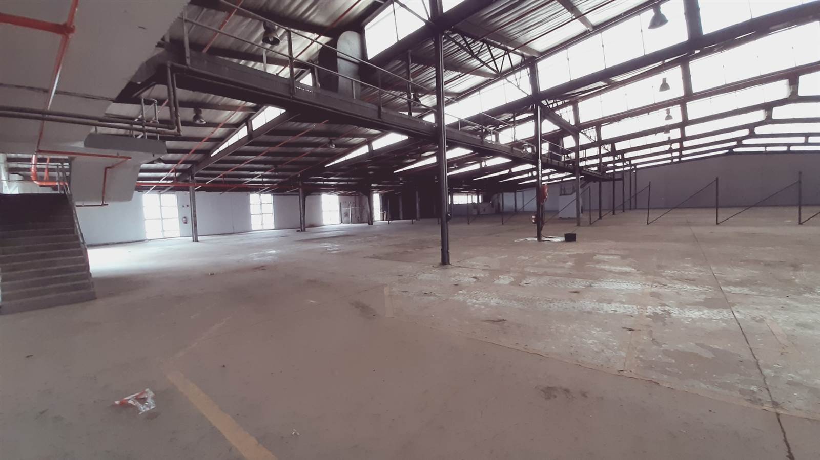 9266  m² Industrial space in New Germany photo number 4