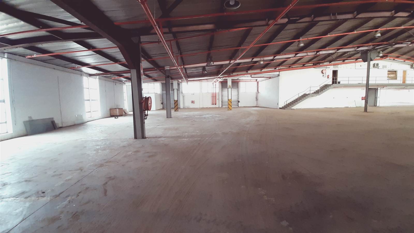 9266  m² Industrial space in New Germany photo number 19