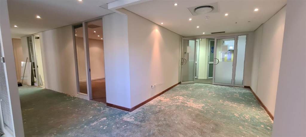 209  m² Commercial space in Sandown photo number 23