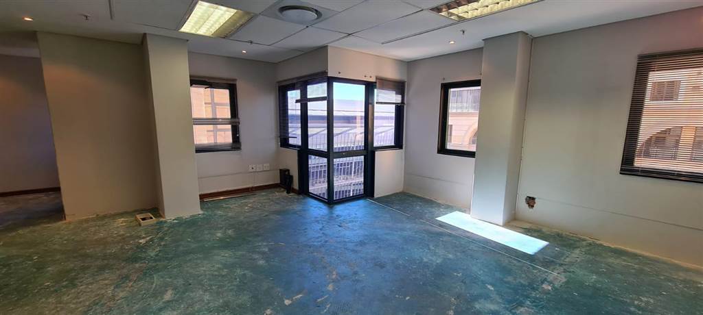 209  m² Commercial space in Sandown photo number 17