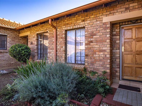 2 Bedroom Townhouse 2 Bedroom Townhouse