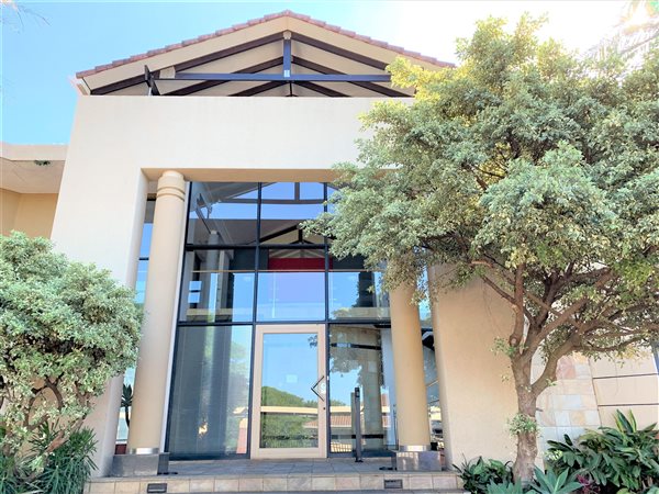 917  m² Commercial space in La Lucia